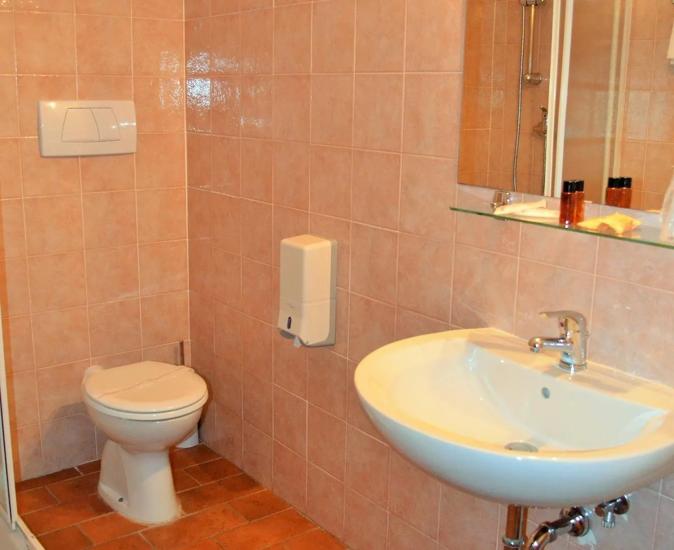 Hotel Oasi Neumann Cortona 3*,  Italia