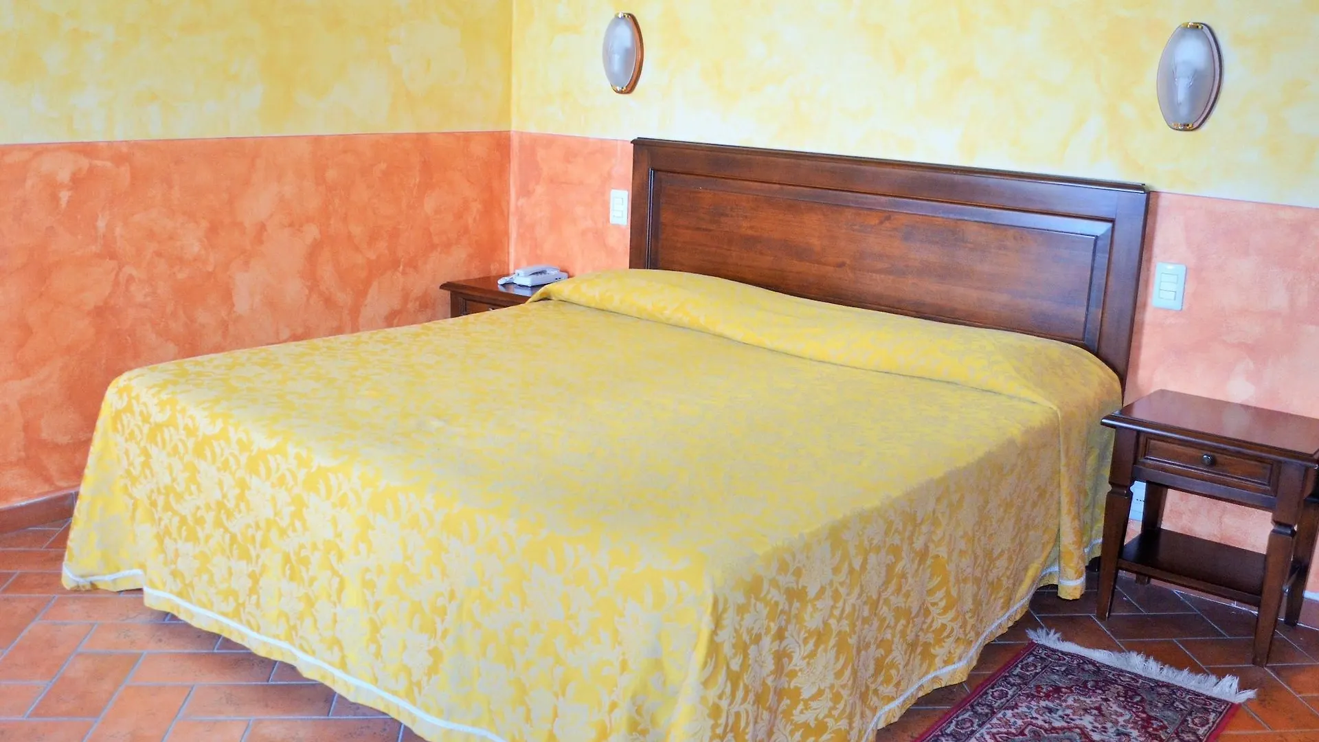 Hotel Oasi Neumann Cortona 3*,